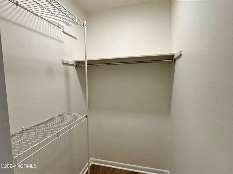 452 Nine Foot Rd - Photo 7 of 15