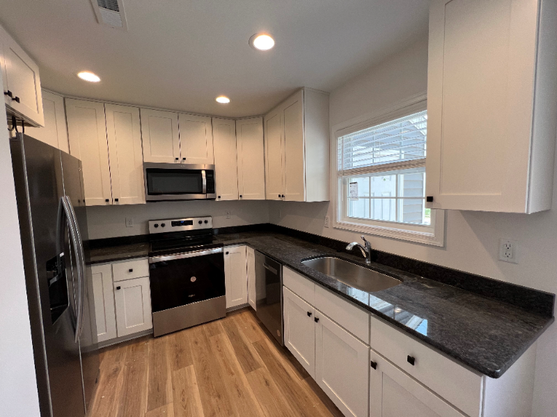 201 12th St #F - Photo 3 of 13