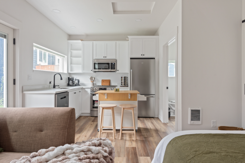 5764 Ne Garfield Ave #C - Photo 3 of 9