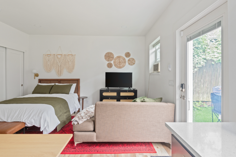 5764 Ne Garfield Ave #C - Photo 4 of 9