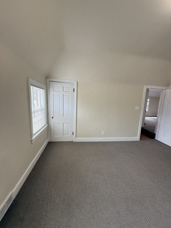 217 Norbourne Blvd - Photo 4 of 15