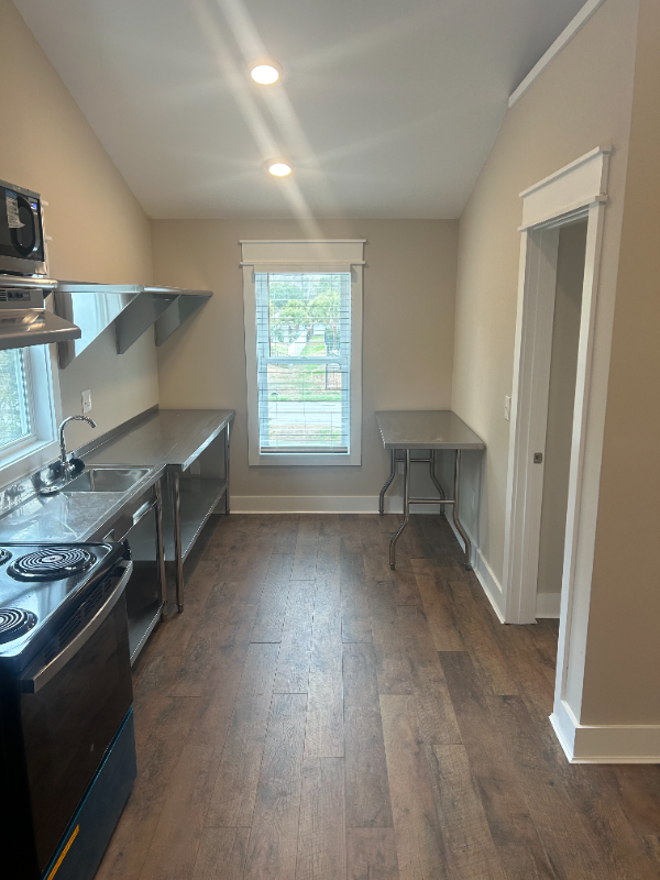 405 Pine Ave - Photo 5 of 8