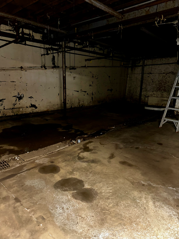 110 Commercial St - Photo 6 of 14