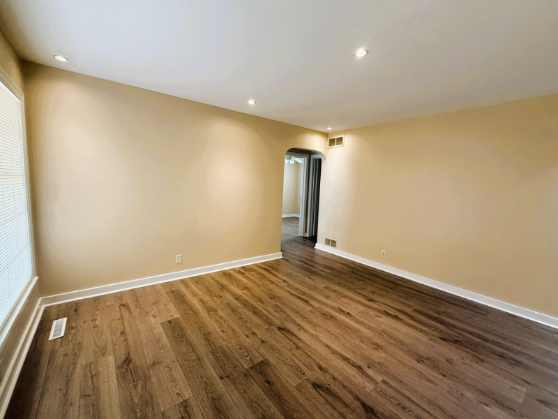 1721 S Volutsia Ave - Photo 2 of 20