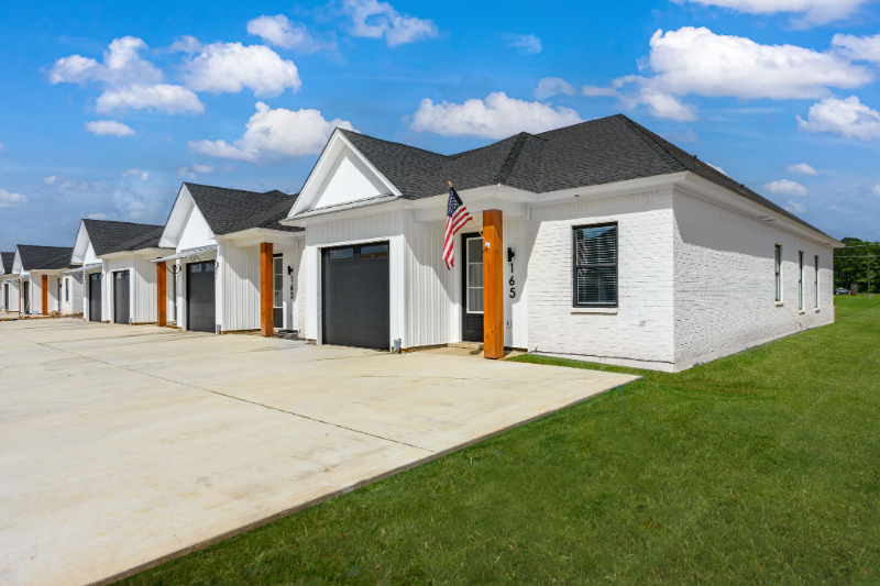 225 Indigo Ln - Photo 2 of 20