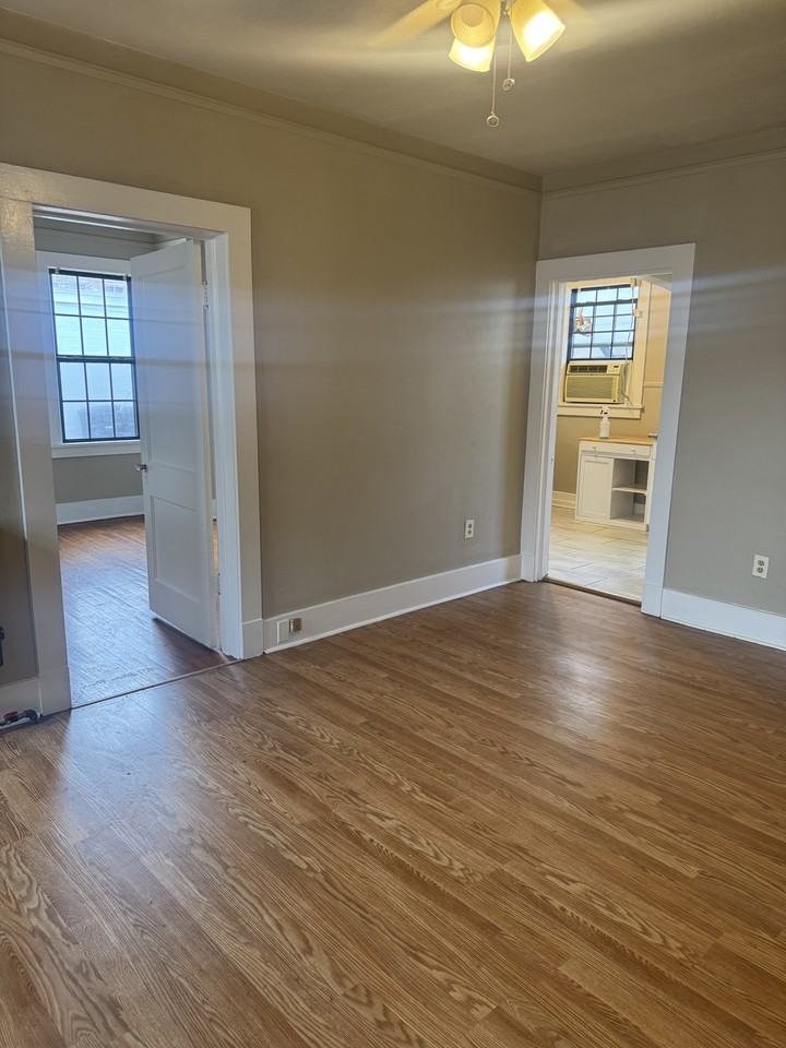 621 Laurel St #1 - Photo 3 of 4