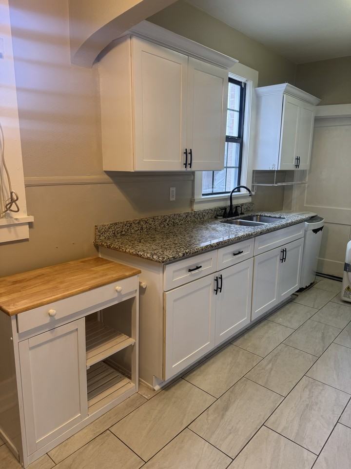 621 Laurel St #1 - Photo 4 of 4