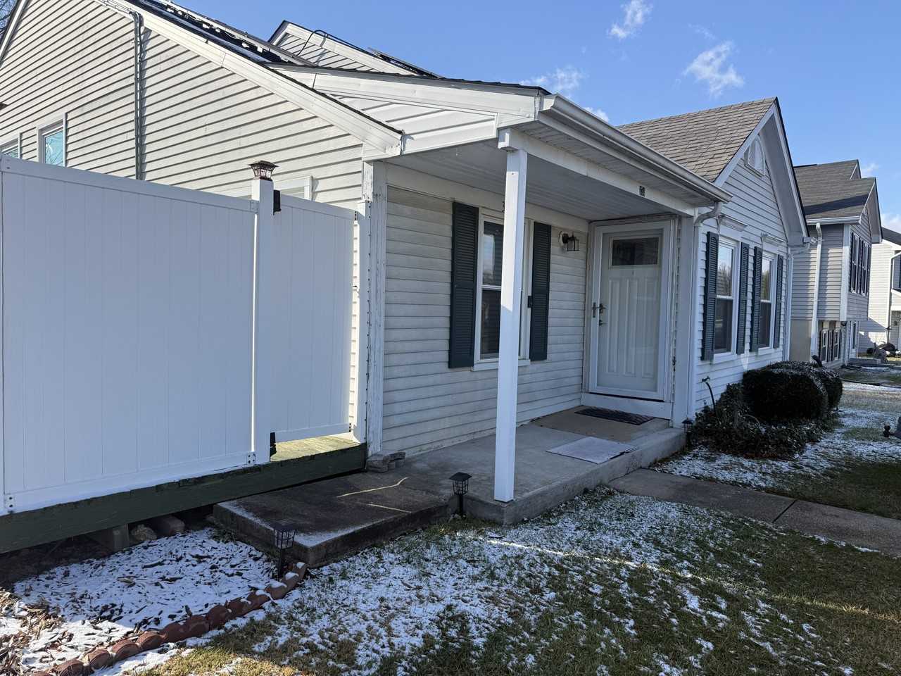 374 Stratford Ave #NA - Photo 2 of 10