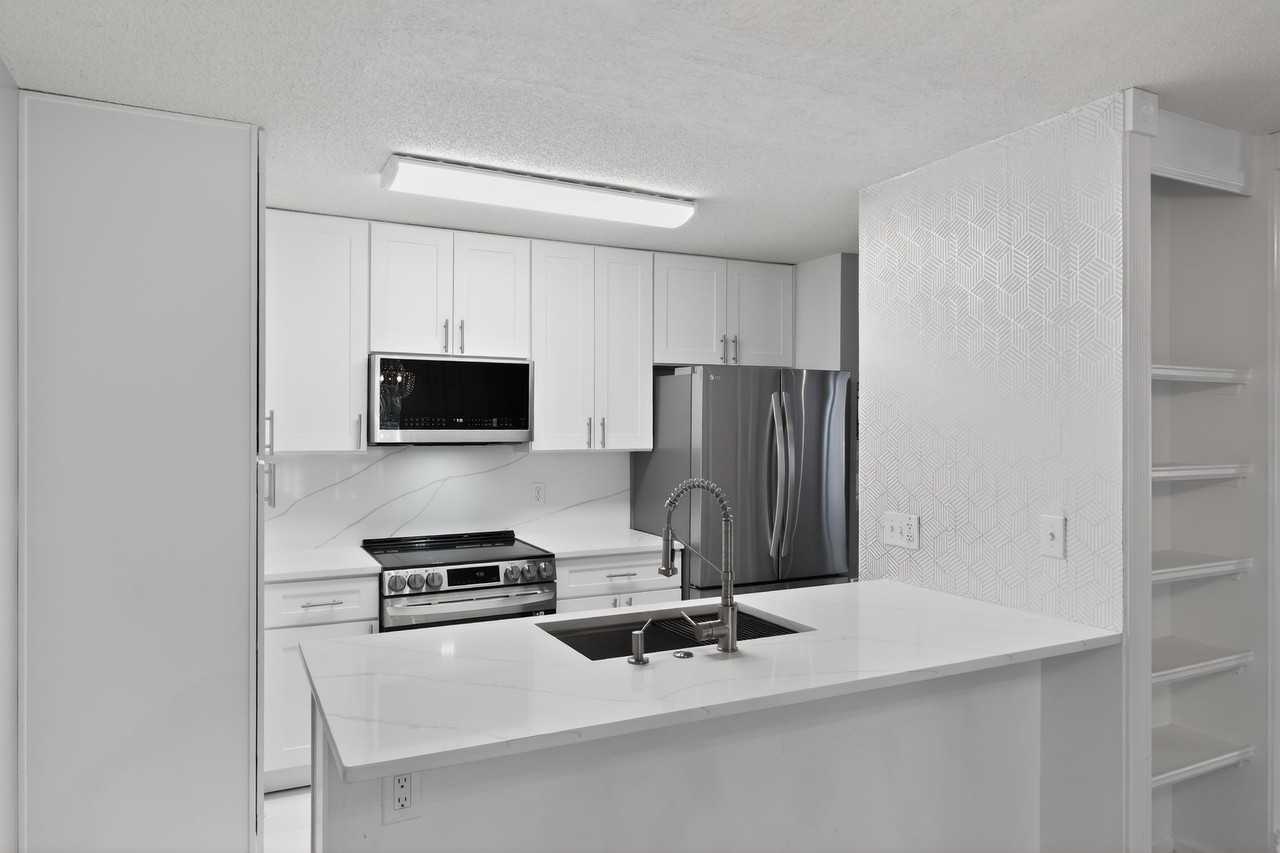 1126 Creatwood Pl Se #NA - Photo 2 of 16