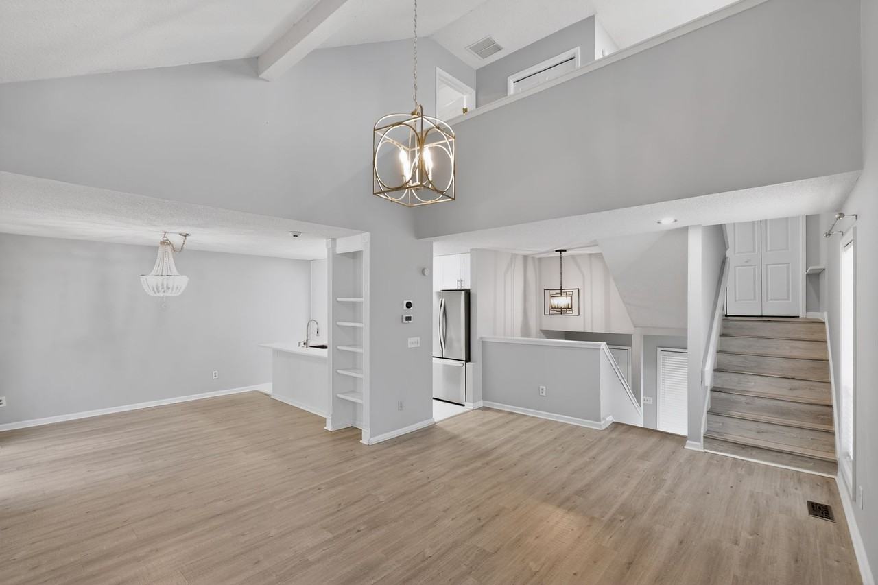 1126 Creatwood Pl Se #NA - Photo 4 of 16