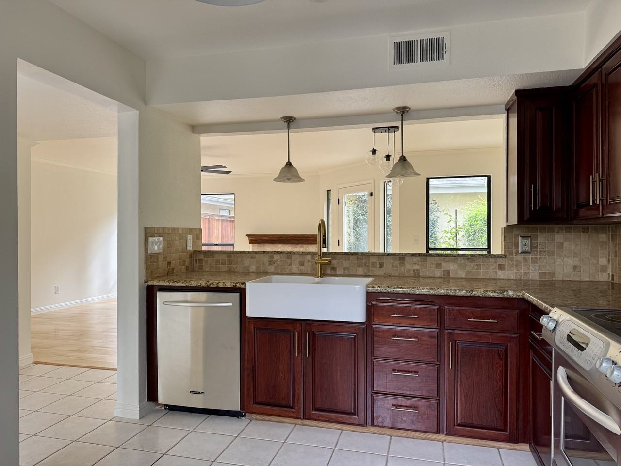 983 E Foxhill Dr #983FOXHILL - Photo 6 of 19