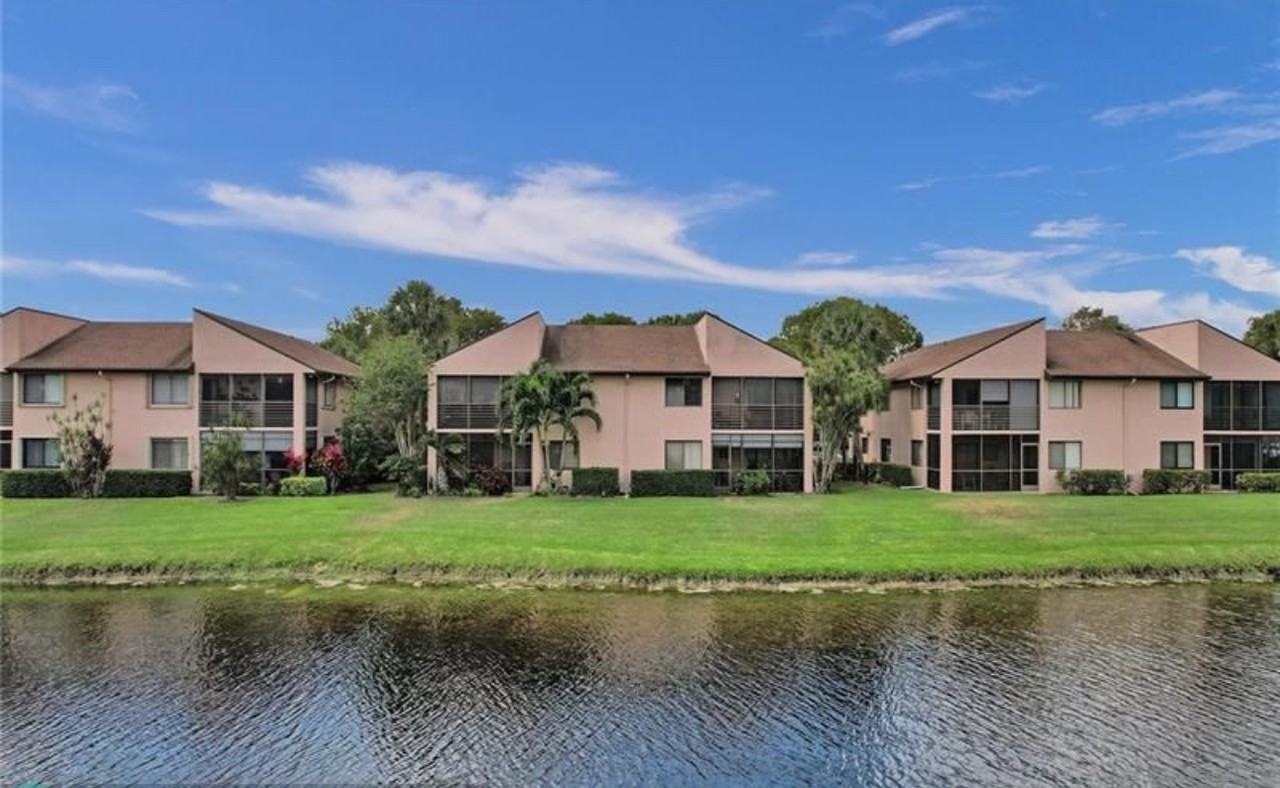 2210 Sw 92nd Ter #2703 - Photo 2 of 20