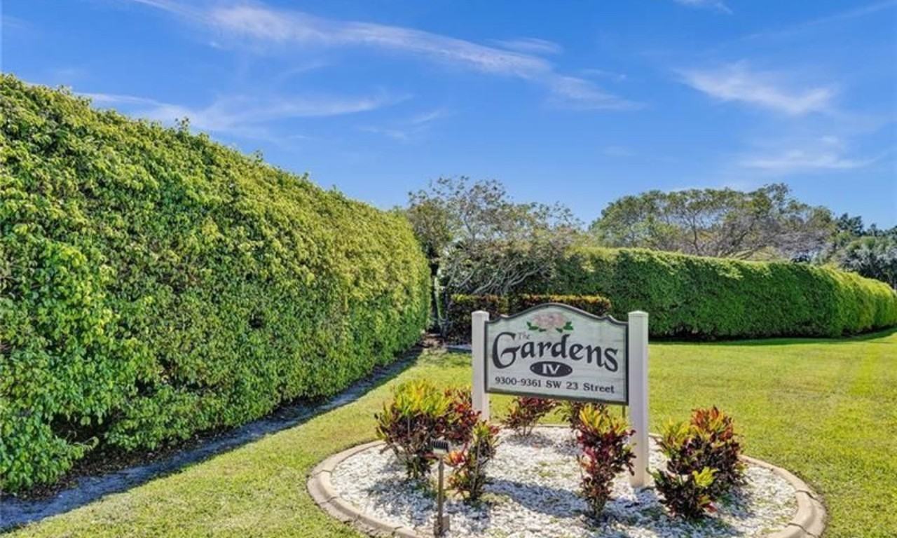 2210 Sw 92nd Ter #2703 - Photo 3 of 20