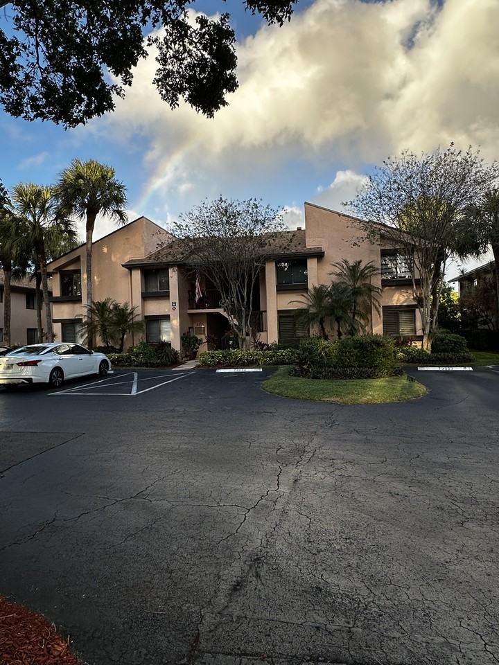 2210 Sw 92nd Ter #2703 - Photo 6 of 20