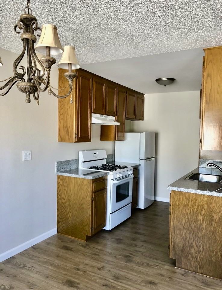 1404 W Victory Blvd #A - Photo 7 of 7