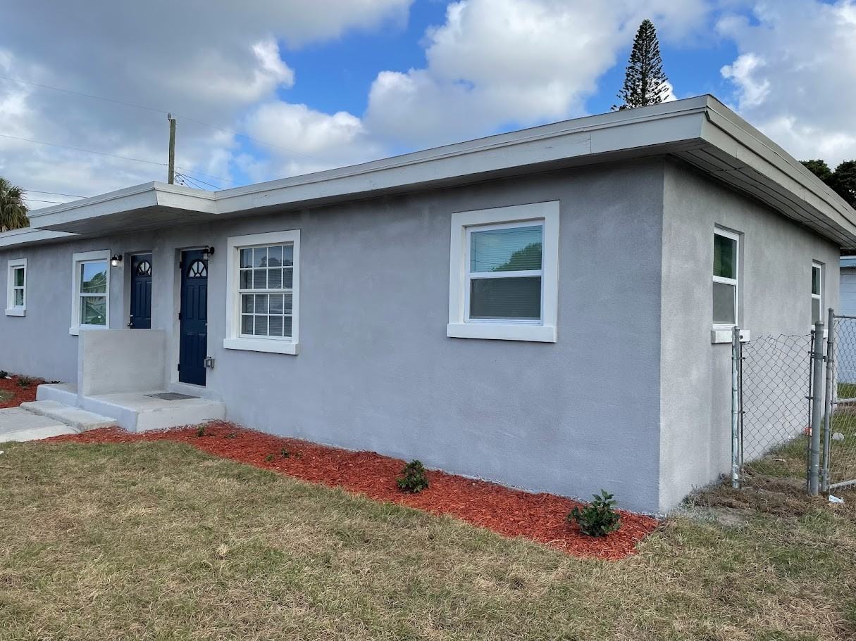 2401 Avenue G #A - Photo 2 of 11