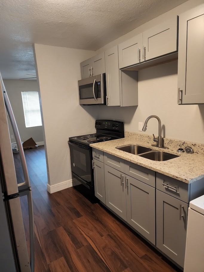 2401 Avenue G #A - Photo 6 of 11