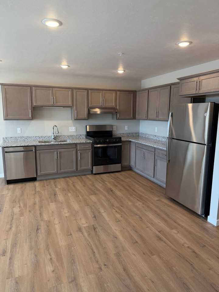 1754-1790 W Evergreen Drive Apartments - 1754 W Evergreen Dr Appleton ...
