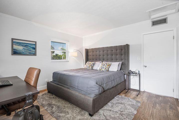 6100 Northeast 7th Avenue - Photo 6 of 7