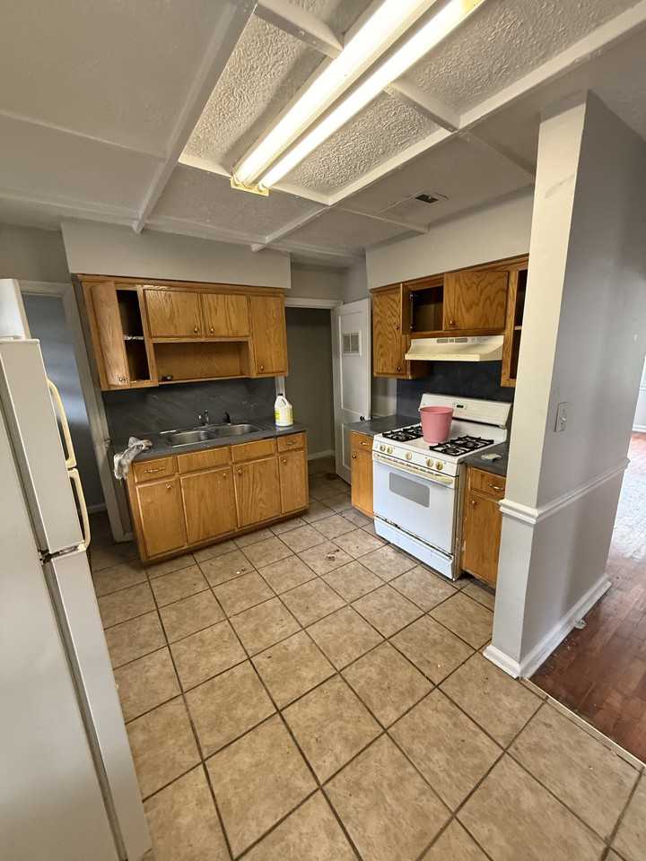 2214 14th St #C - Photo 2 of 13