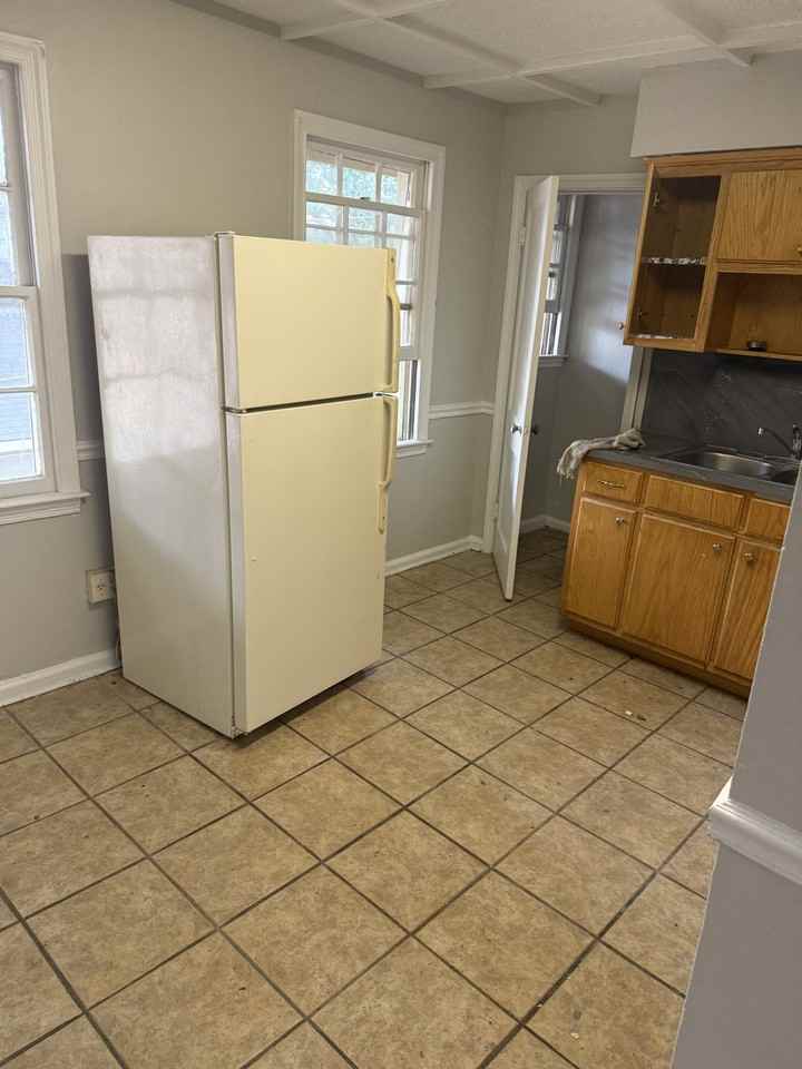 2214 14th St #C - Photo 3 of 13