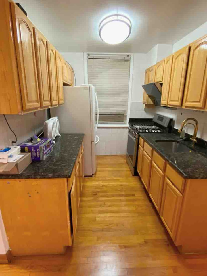 2014 W 7th St #NA - Photo 4 of 6