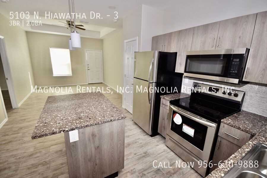 5103 N Hiawatha Dr #3 - Photo 5 of 28