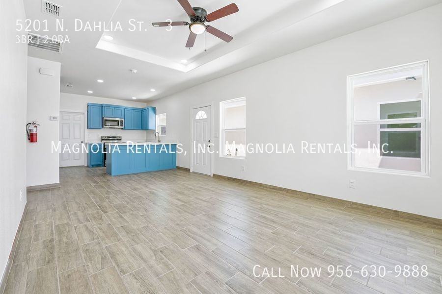 5201 N Dahlia St #3 - Photo 4 of 16