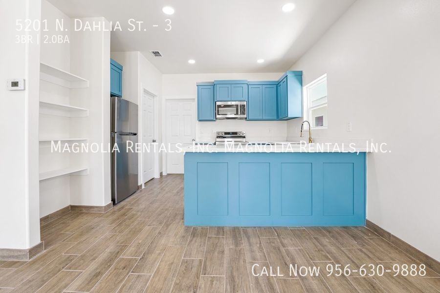 5201 N Dahlia St #3 - Photo 5 of 16