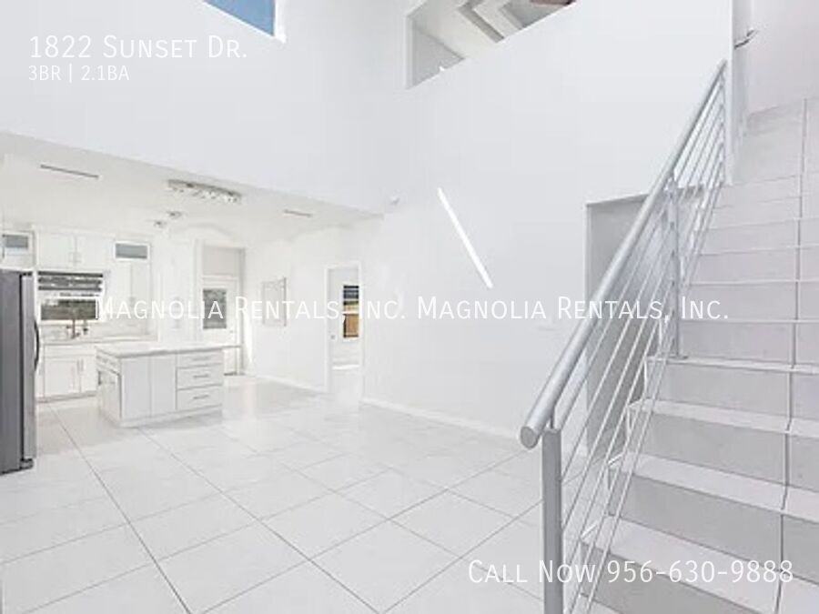 1822 Sunset Dr - Photo 2 of 15