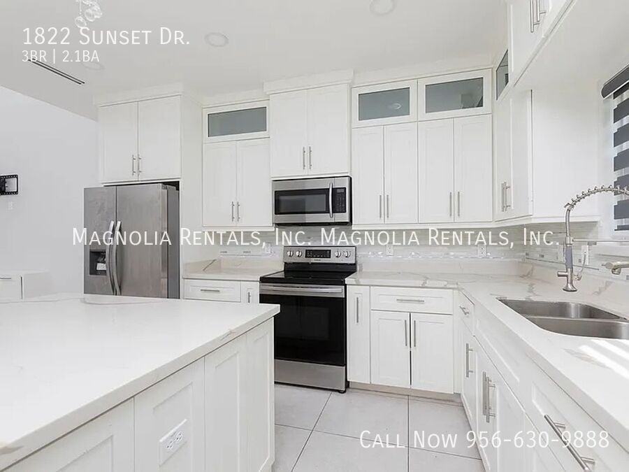 1822 Sunset Dr - Photo 4 of 15