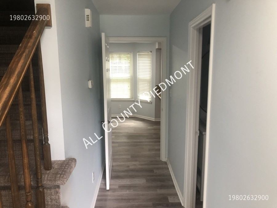 10009 Rockwood Rd - Photo 5 of 17