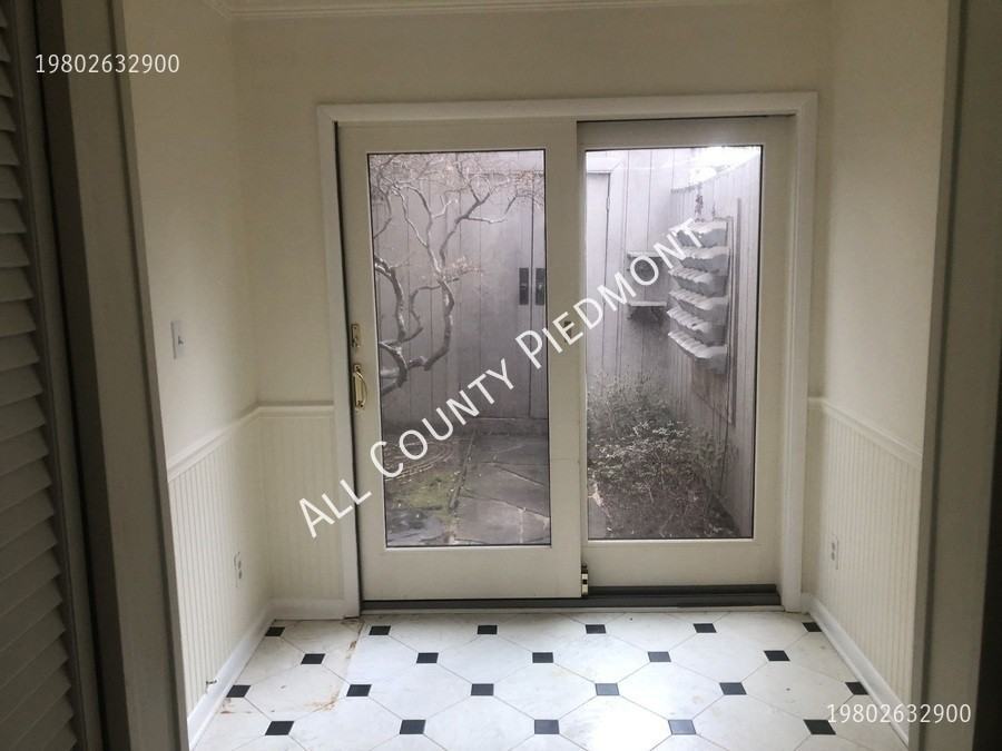 43 Old Post Rd - Photo 4 of 9