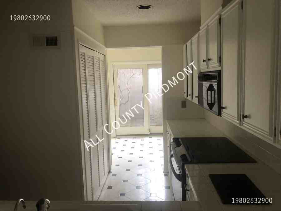 43 Old Post Rd - Photo 5 of 9