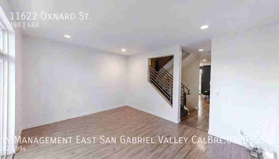 11622 Oxnard St - Photo 4 of 20