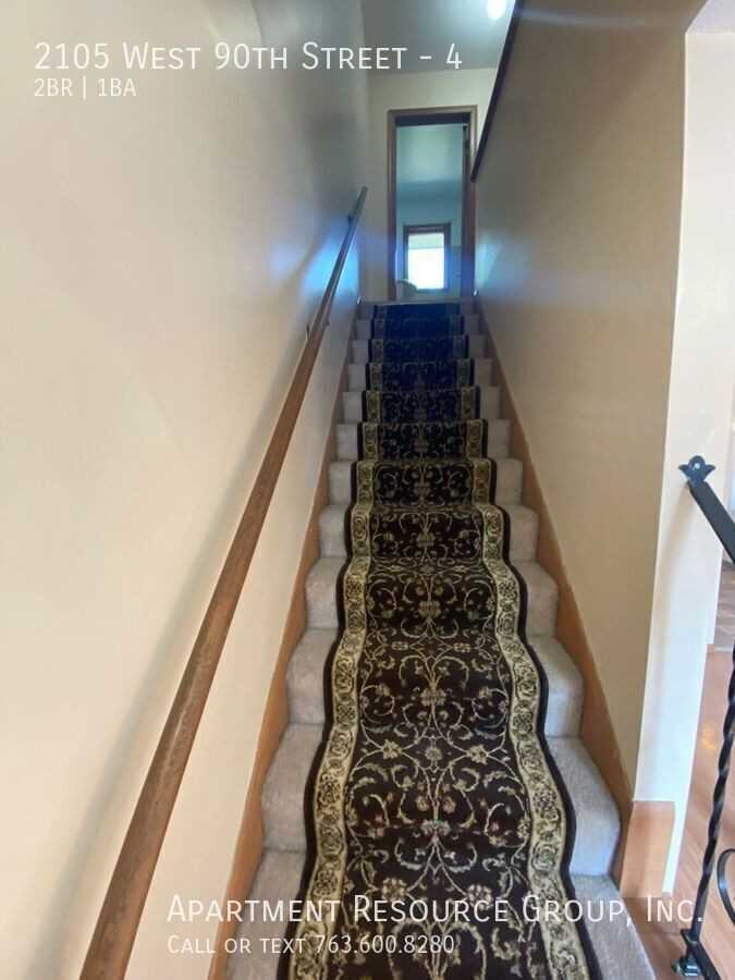 2105 W 90th St #4 - Photo 6 of 12