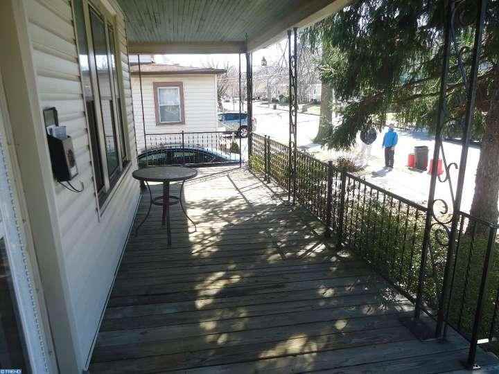 217 Virginia Ave - Photo 2 of 8