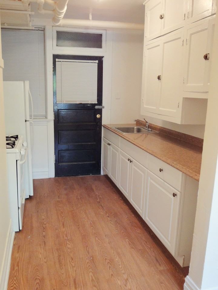 6817 21st St #5B - Photo 7 of 15