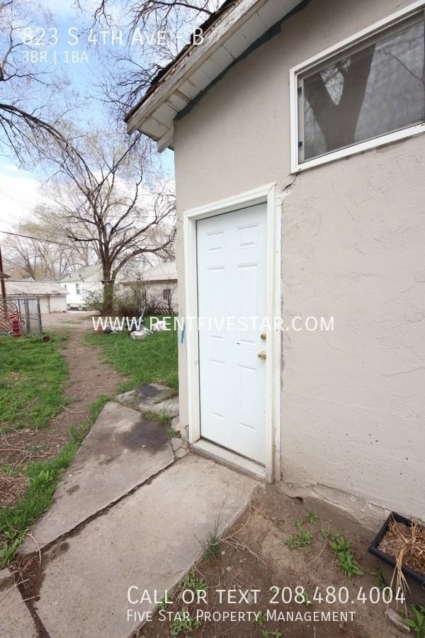 823 S 4th Ave #B - Photo 2 of 10