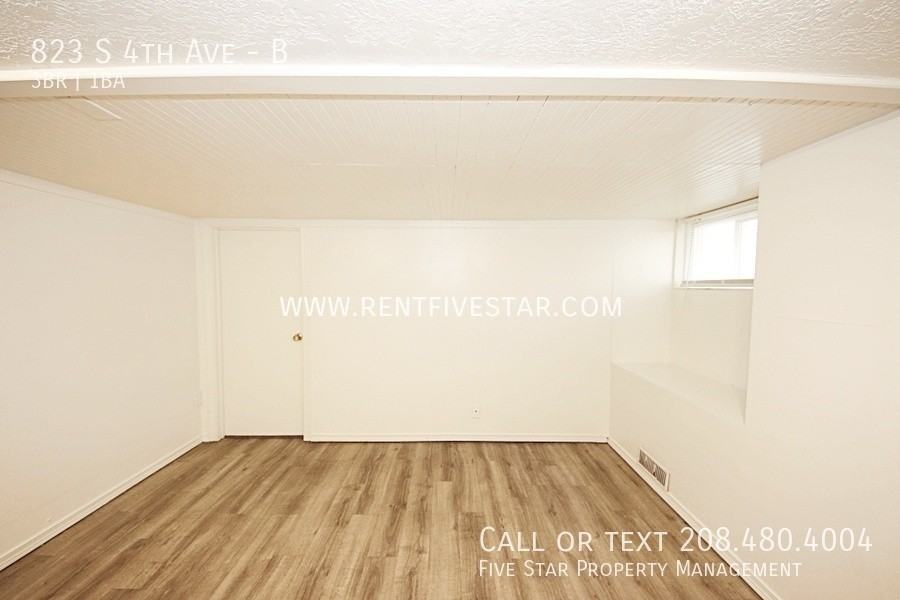 823 S 4th Ave #B - Photo 4 of 10