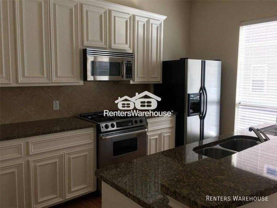 4100 Blossom St - Photo 6 of 15