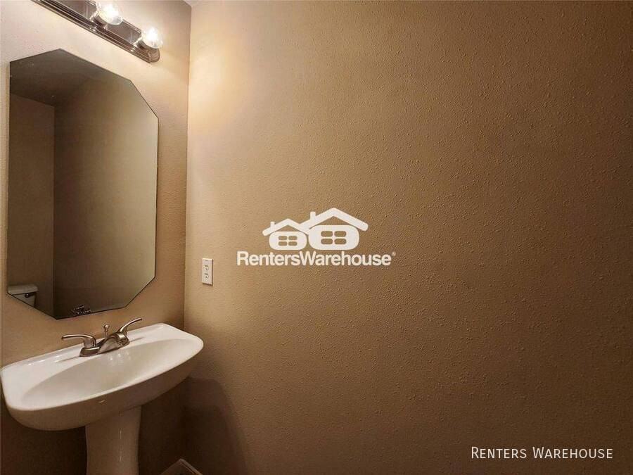 11111 Valley Kings Dr - Photo 6 of 20