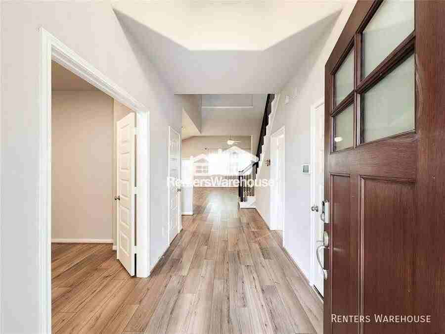 10714 Cliffs View Dr - Photo 3 of 29