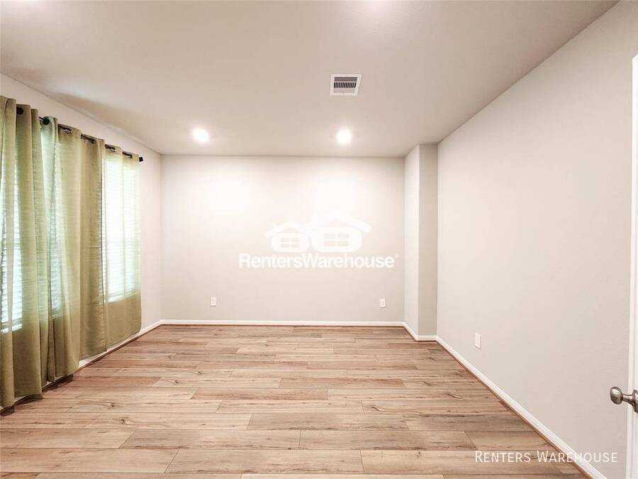 10714 Cliffs View Dr - Photo 4 of 29