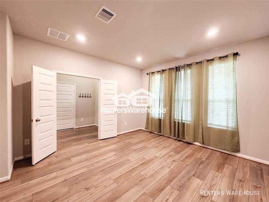 10714 Cliffs View Dr - Photo 5 of 29