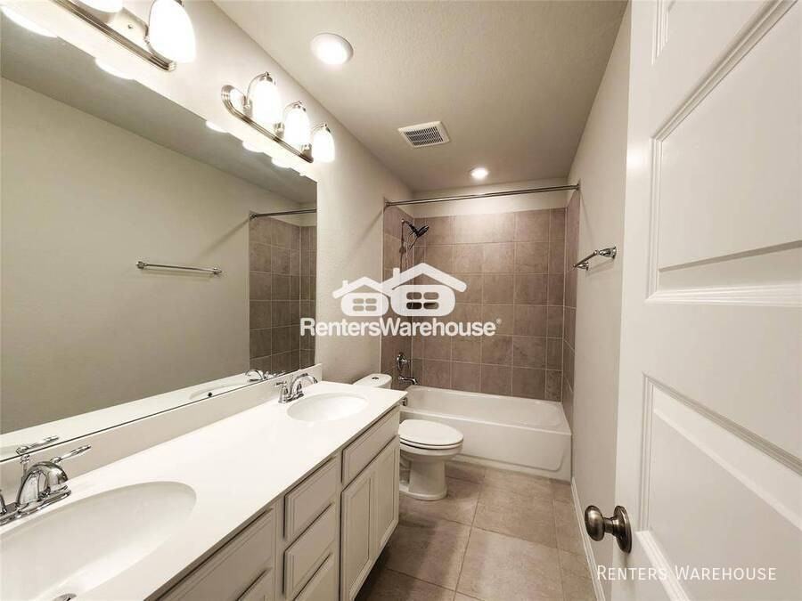 10714 Cliffs View Dr - Photo 2 of 29