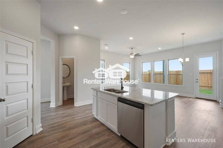 11411 Waterford Spring Trl - Photo 4 of 17