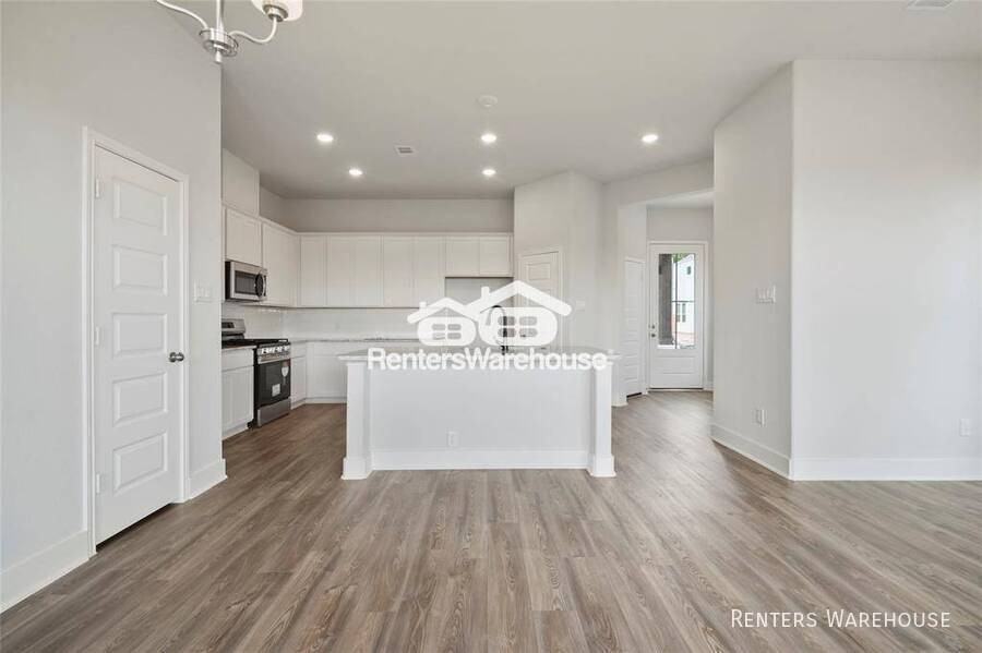 11411 Waterford Spring Trl - Photo 7 of 17