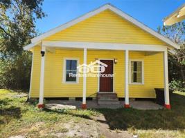 featured image of 2706 1/2 Berry St