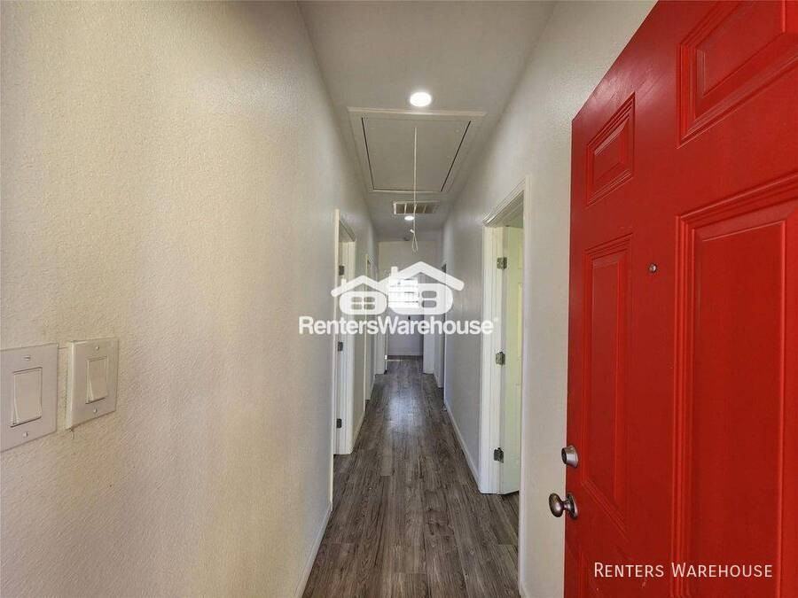 2706 1/2 Berry St - Photo 3 of 14